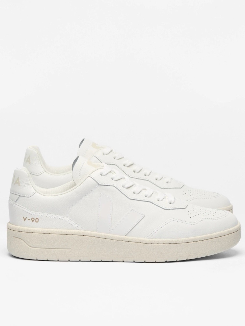 Veja V90 Sneakers